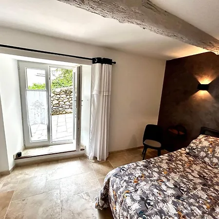 Mit Kamin By Interhome アパート リエ