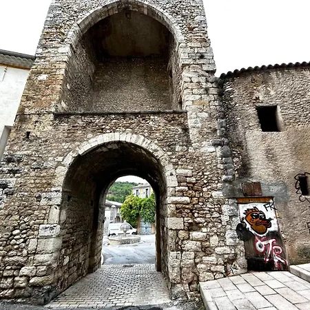 Mit Kamin By Interhome アパート リエ